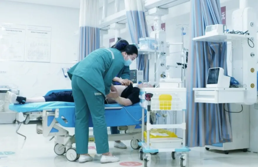 坚守“医”线不打烊，春节在岗护健康